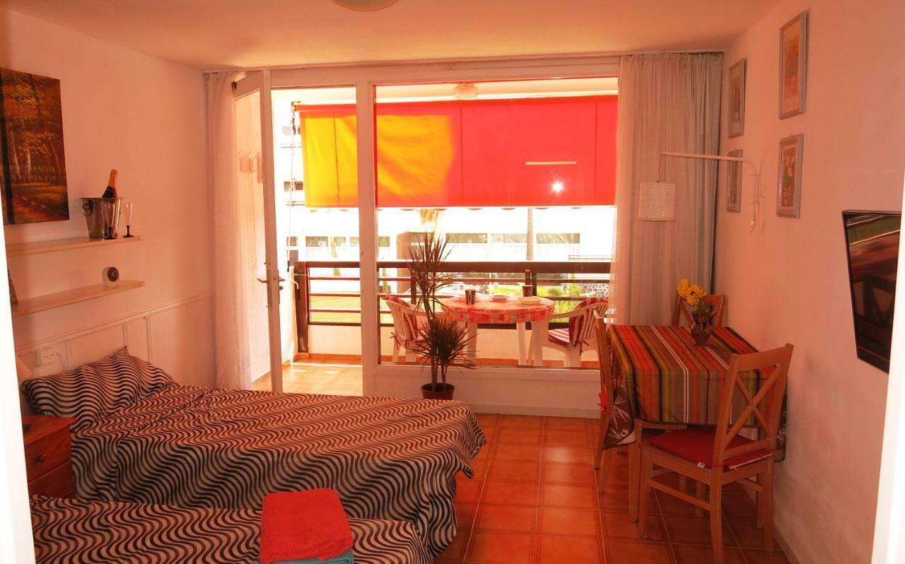 Studio In Perfect Location Playa de las Américas Extérieur photo